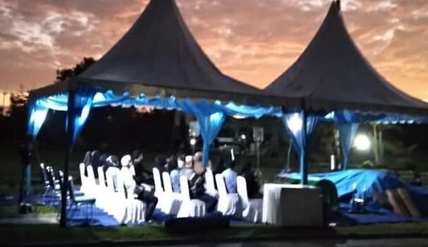 Prosesi pemakaman di malam hari tanpa biaya tambahan